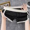 Boxer Retro Cuadriculado – Comodidad con Estilo